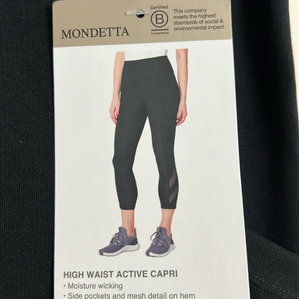 NWT mondetta capris